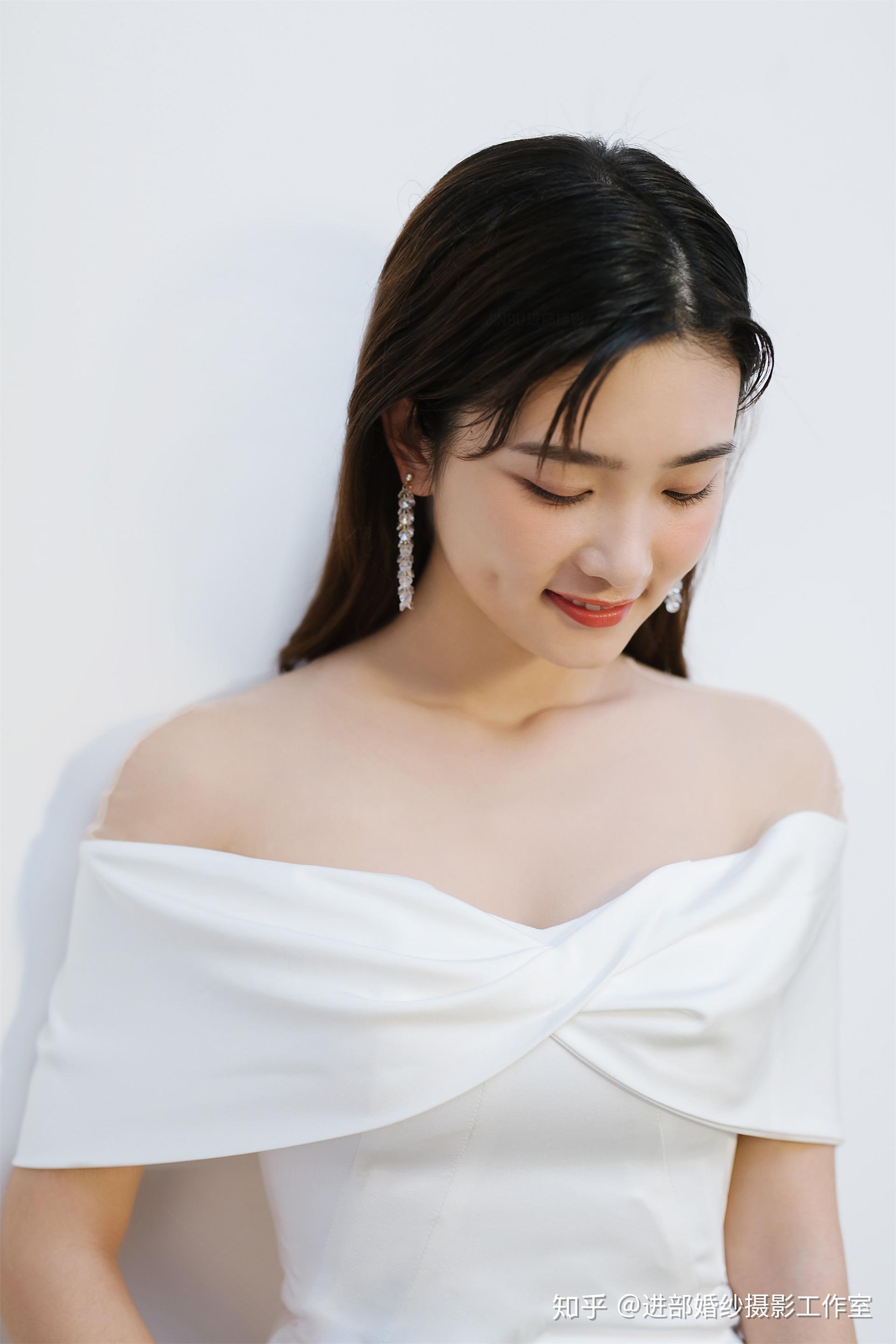 婚纱照选片精修50张单人的选了差不多十张会不会太多了