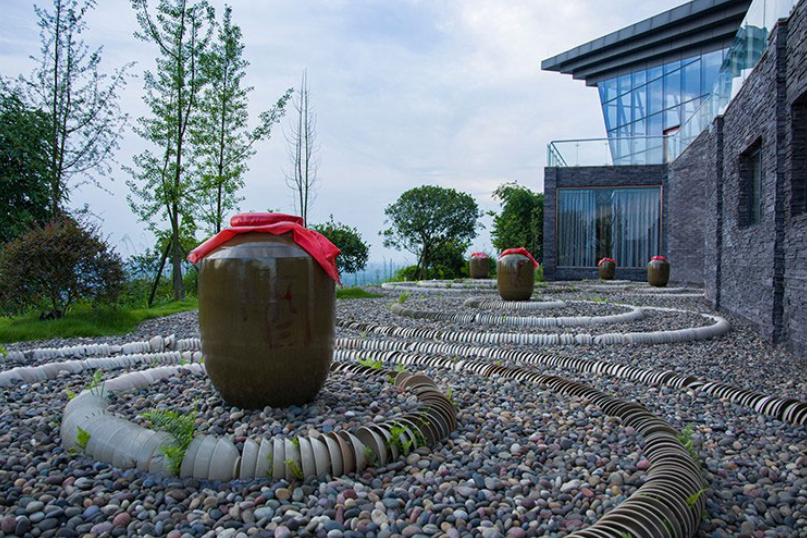 关于酒文化的设计,闪电折线路,镂空框景,酒元素铺装和小品