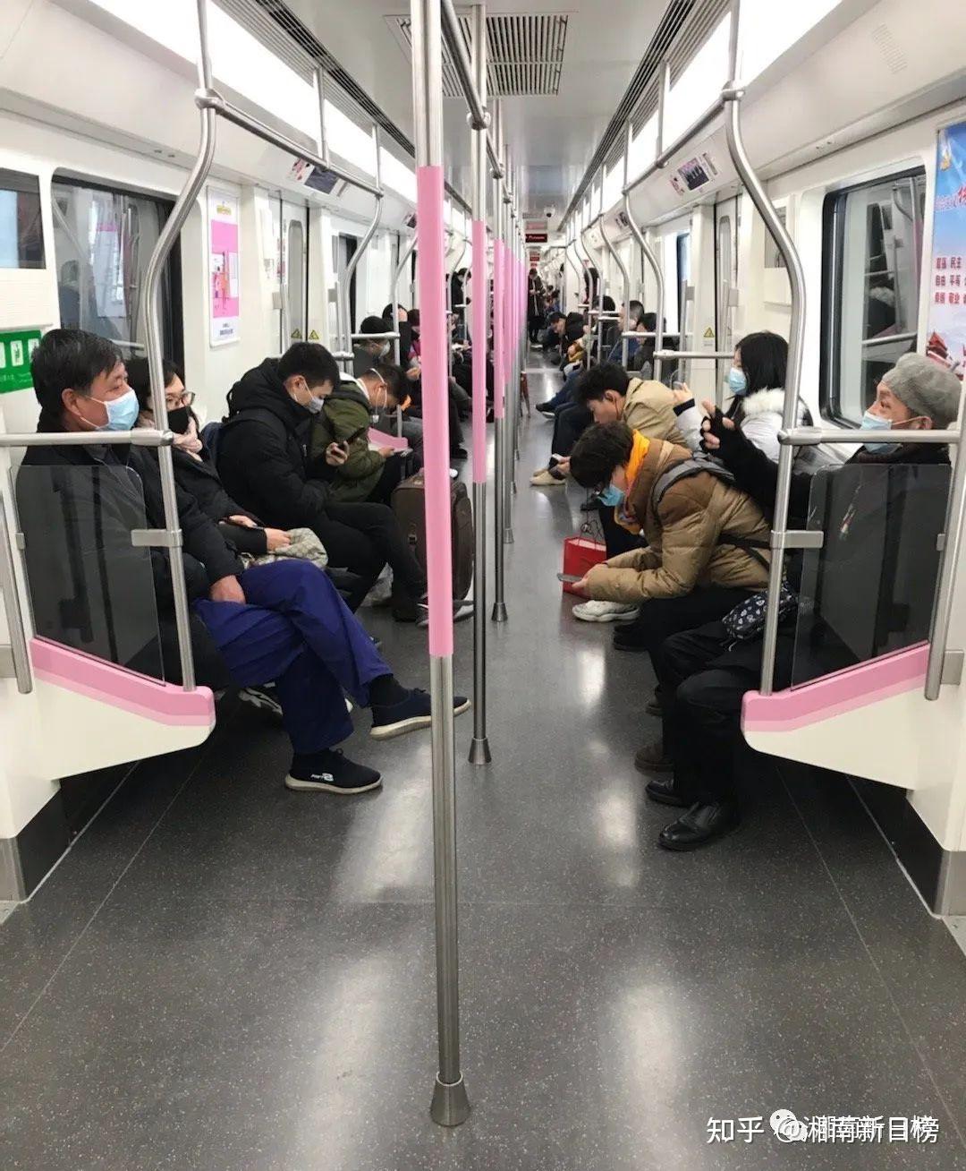 女生极限通勤每天共6.5小时,我国1400万人忍受极端通勤! - 知乎