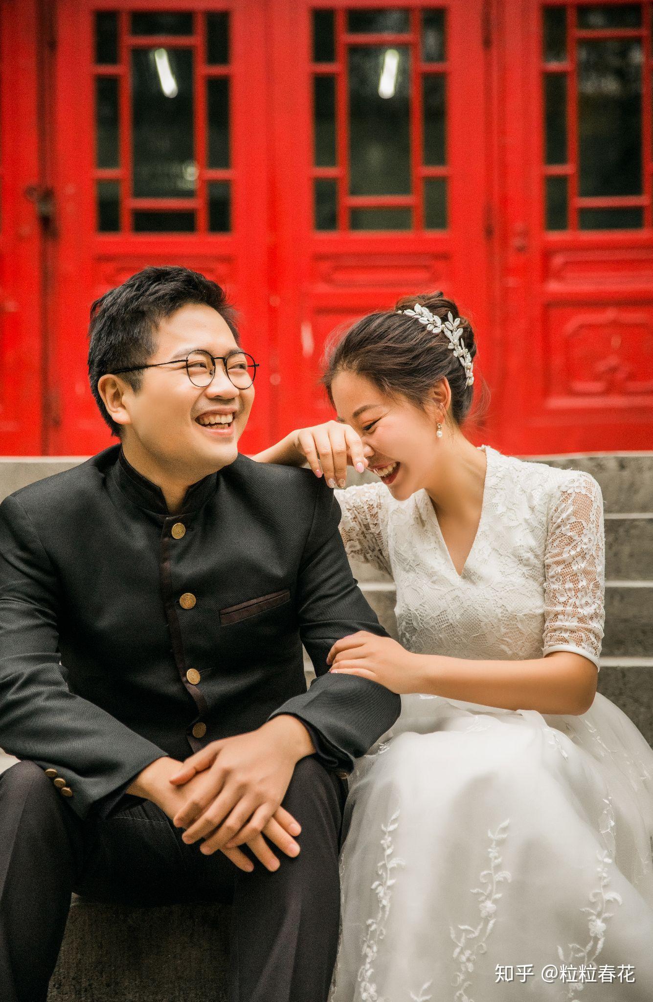 戴眼镜的人怎么拍婚纱照