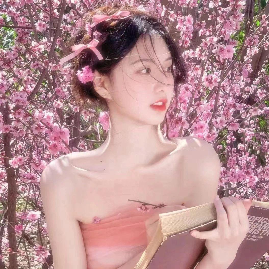 家人们有好看的粉色头像吗?