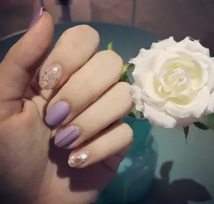 这里可能是最全的新年美甲集合了-新年美甲图片2021简单大方红色衣服