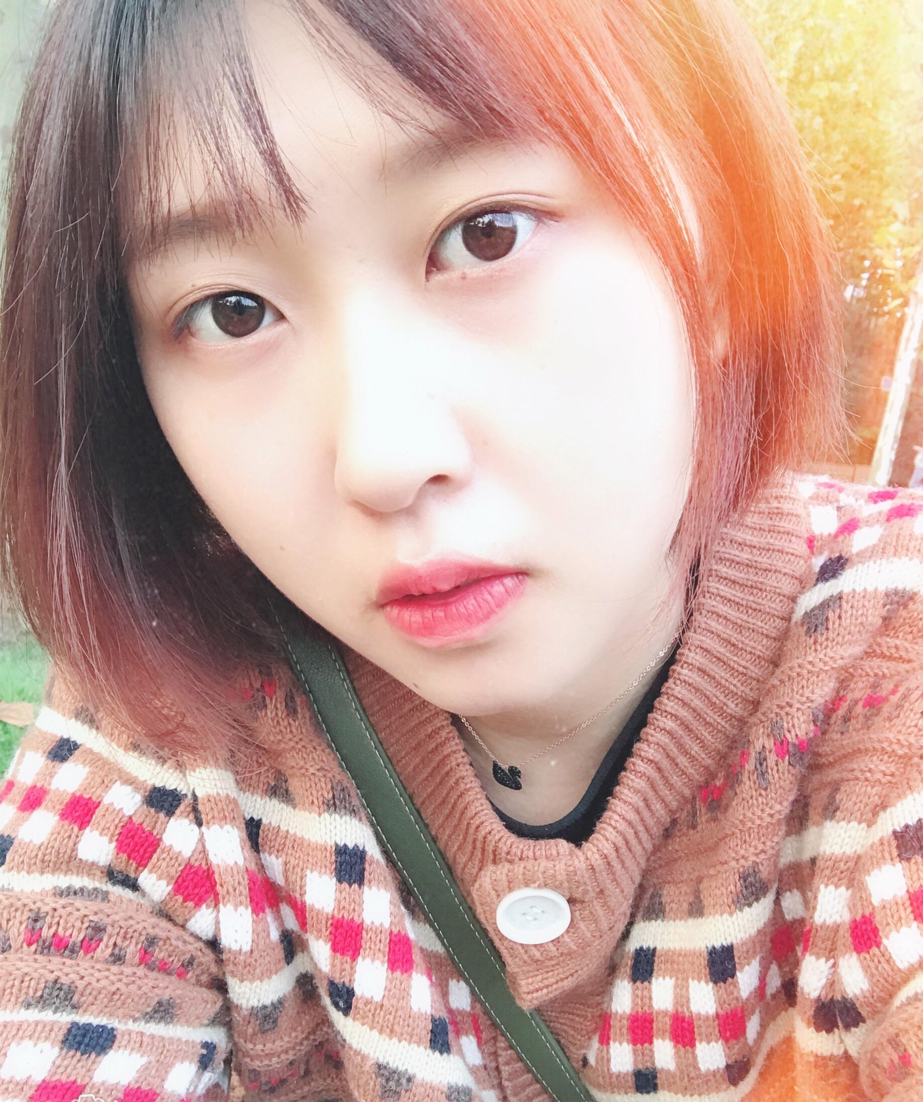 怎么介绍一个人长相 v2-979d77aaee4726bd0c5a20ac28468ad9_r.jpg