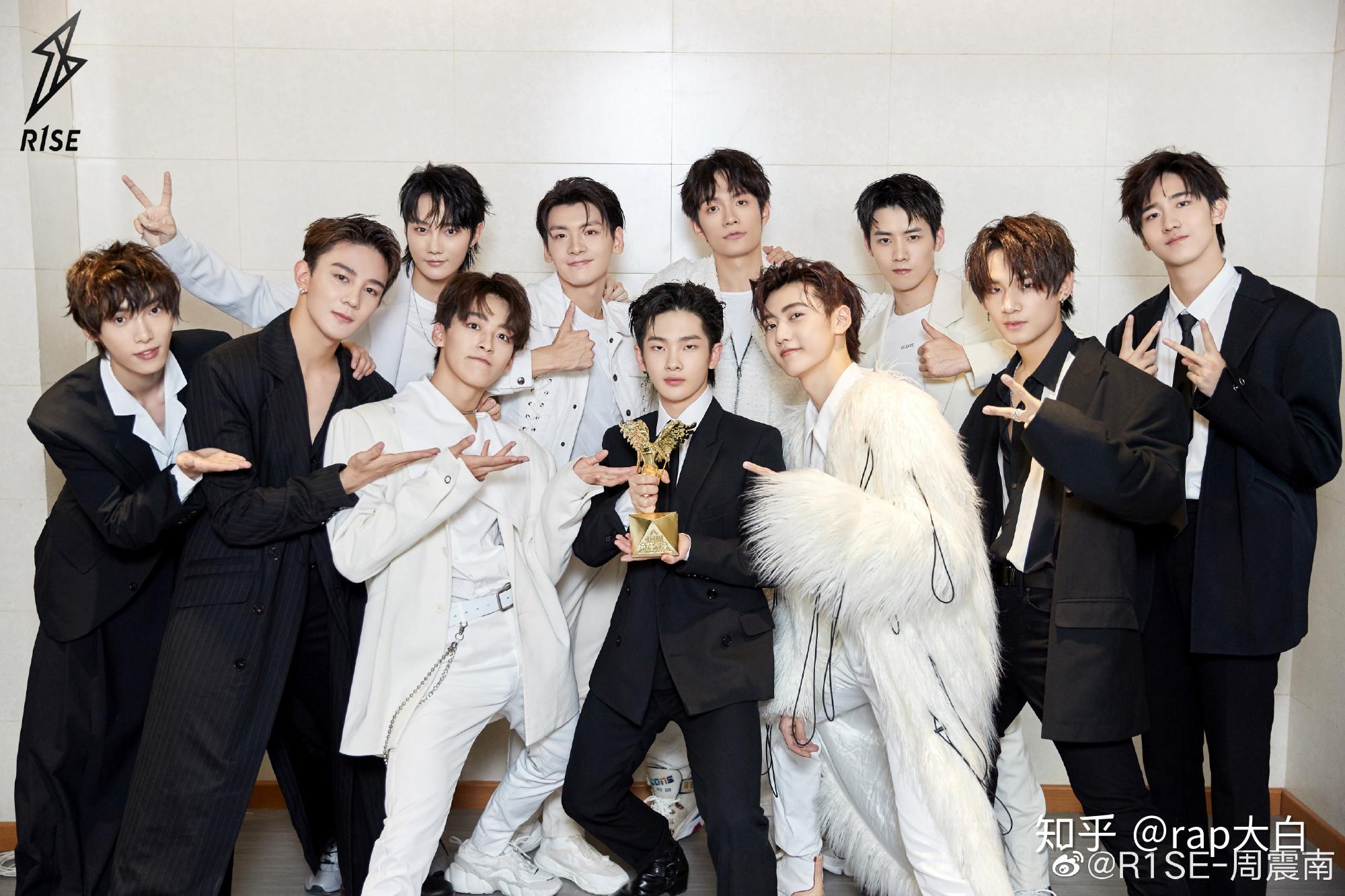 如何评价r1se在炙热的我们里表演的爱在黎明破晓时