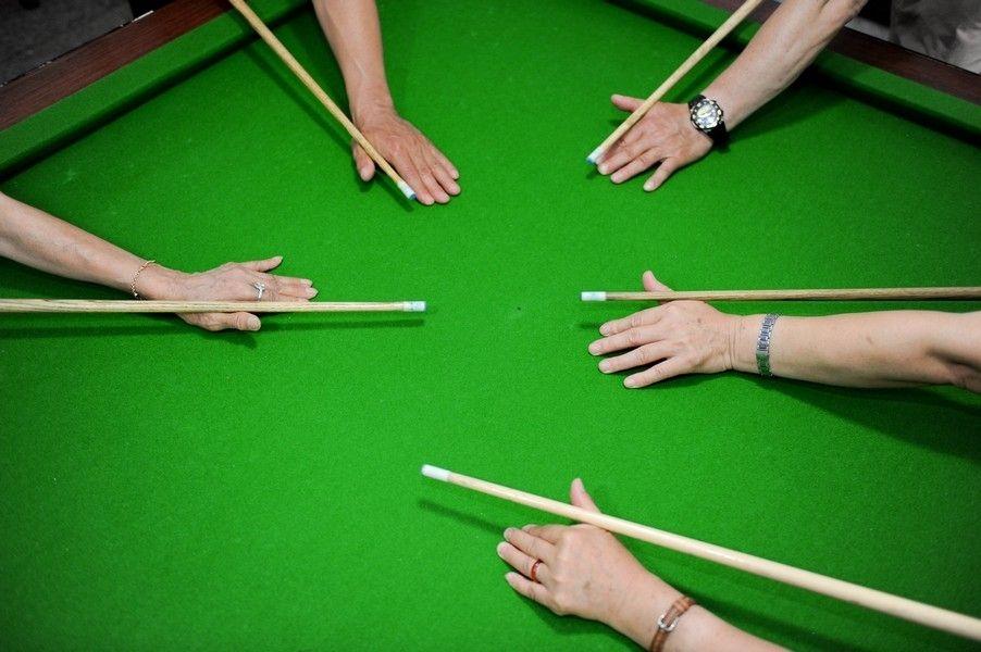 打台球时怎么才能出杆直