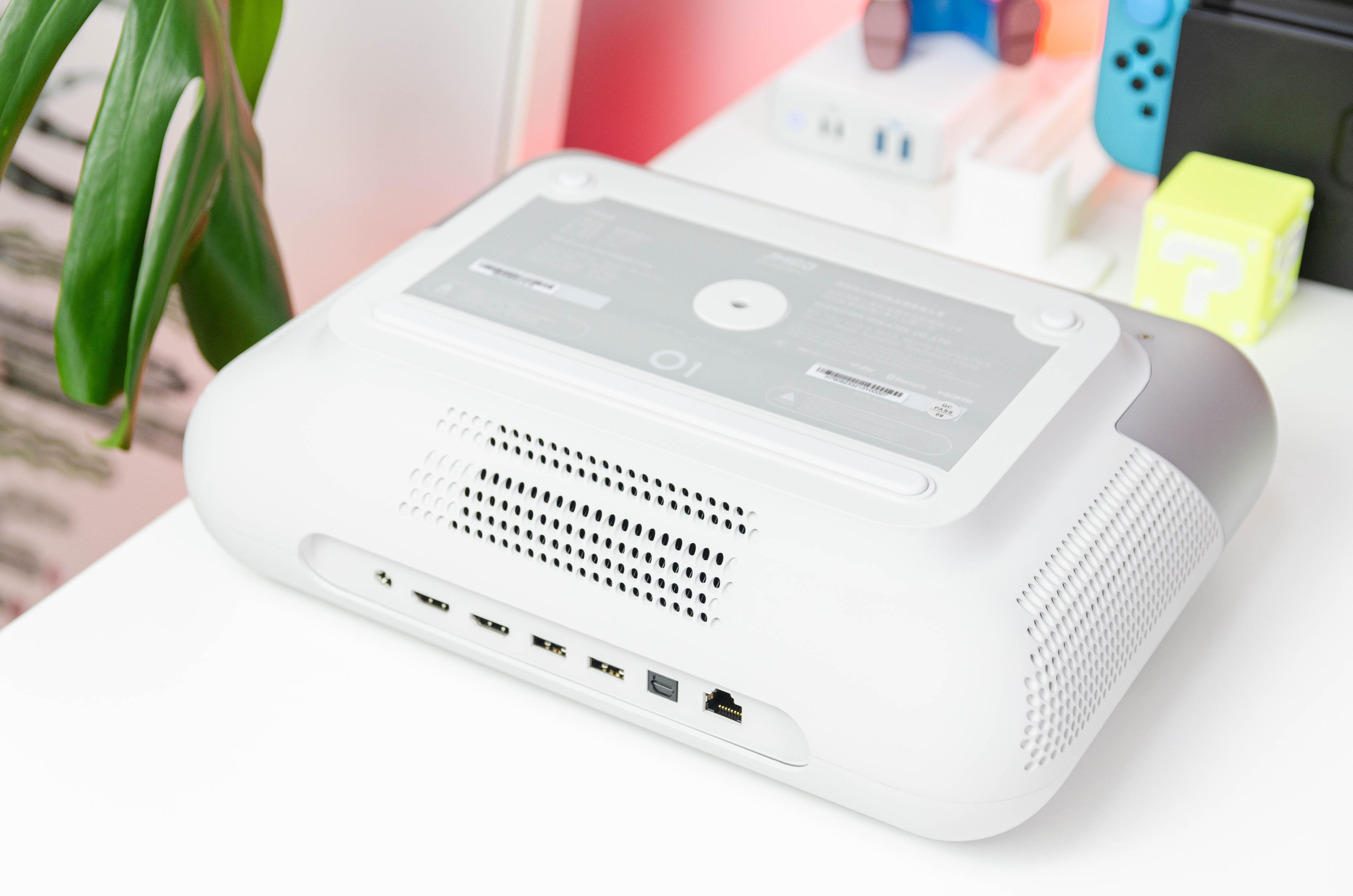 小空间投出大画面坚果智慧墙o1超近距投影体验