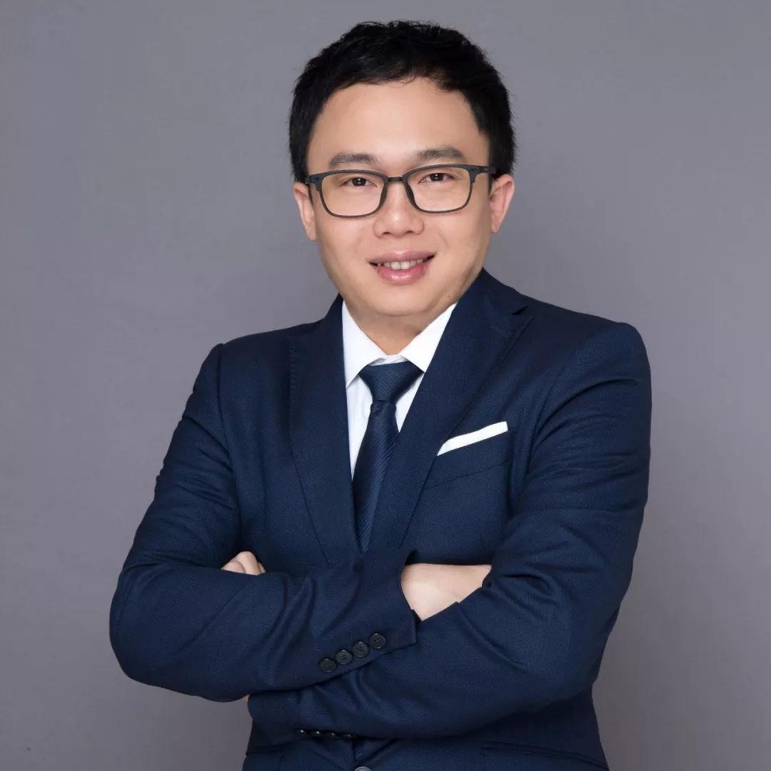 "在深圳市极客动力科技有限公司ceo陈峥求的名片背面,写着公司的价值