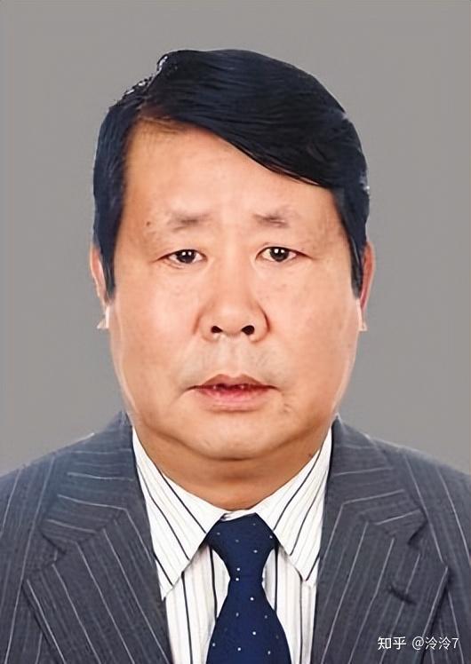 云南煤化工集团有限公司原党委书记:张跃龙马峻岭,男,汉族,1966年2月