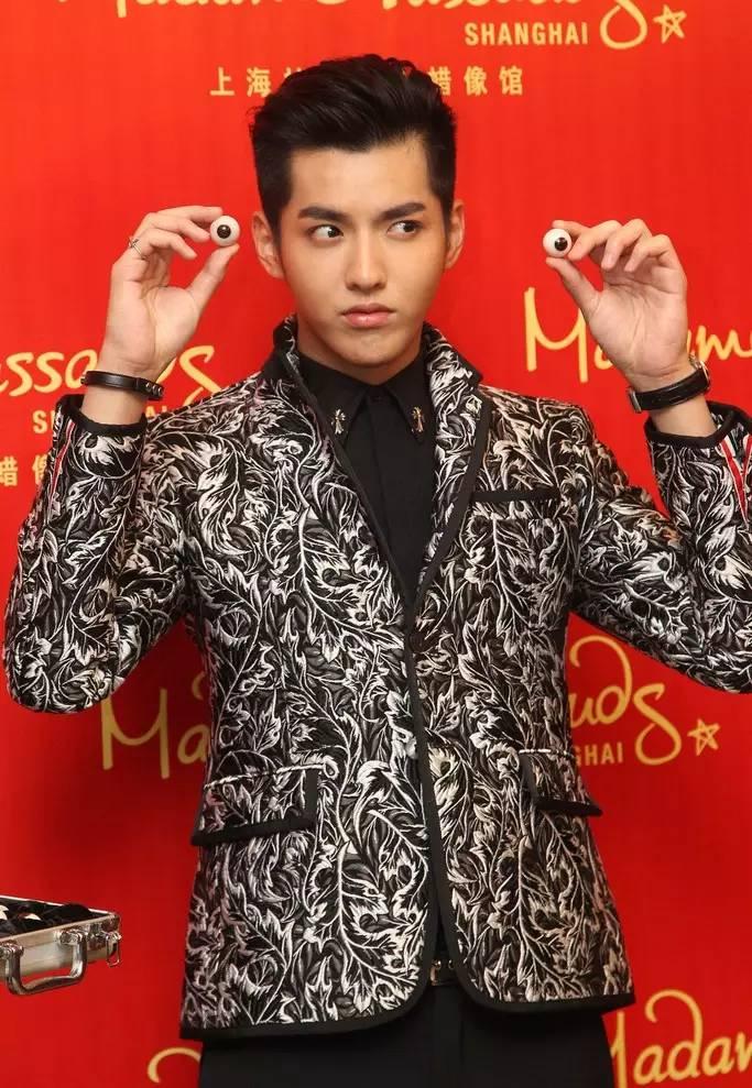 吴亦凡蜡像今儿揭幕给自己取名小凡凡