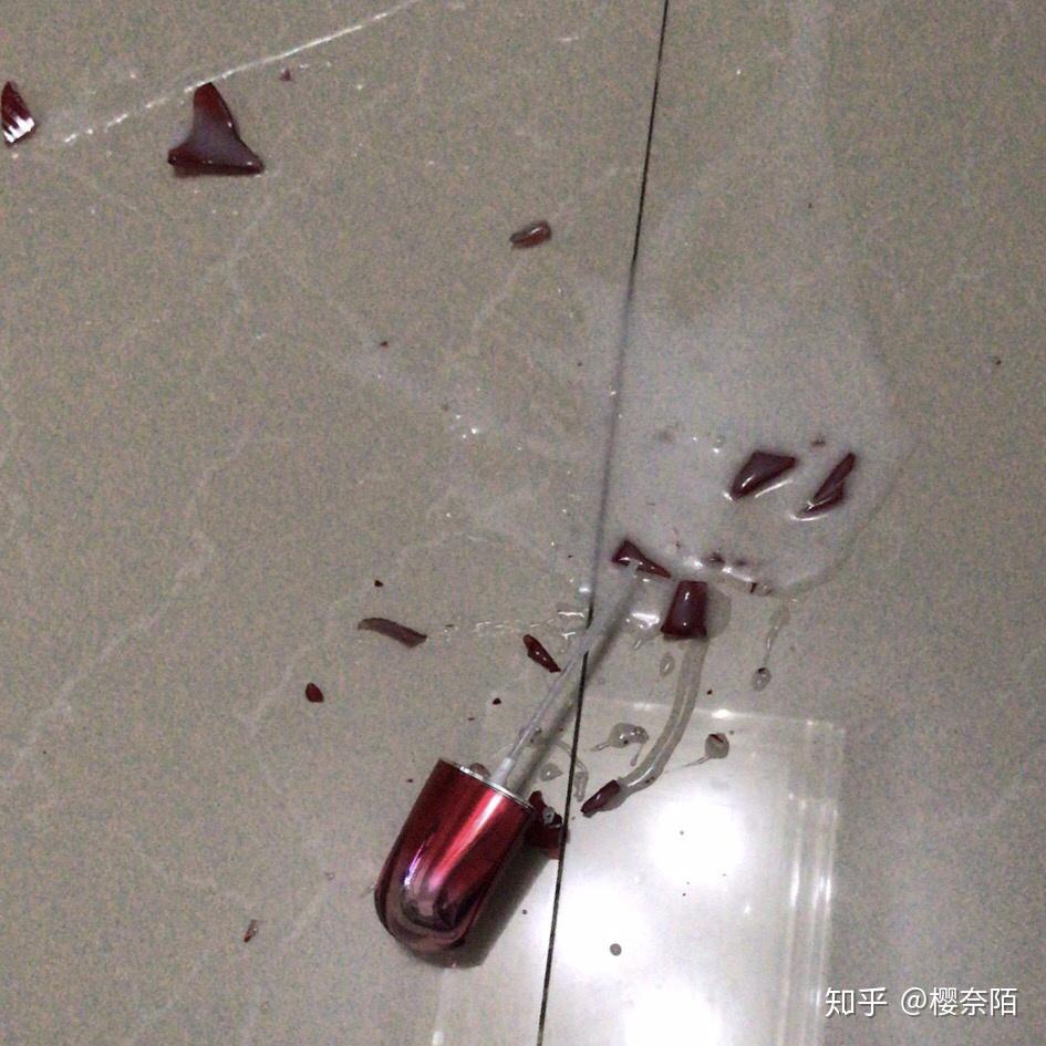 把自己的化妆品护肤品不小心摔碎是一种什么体验? - 知乎