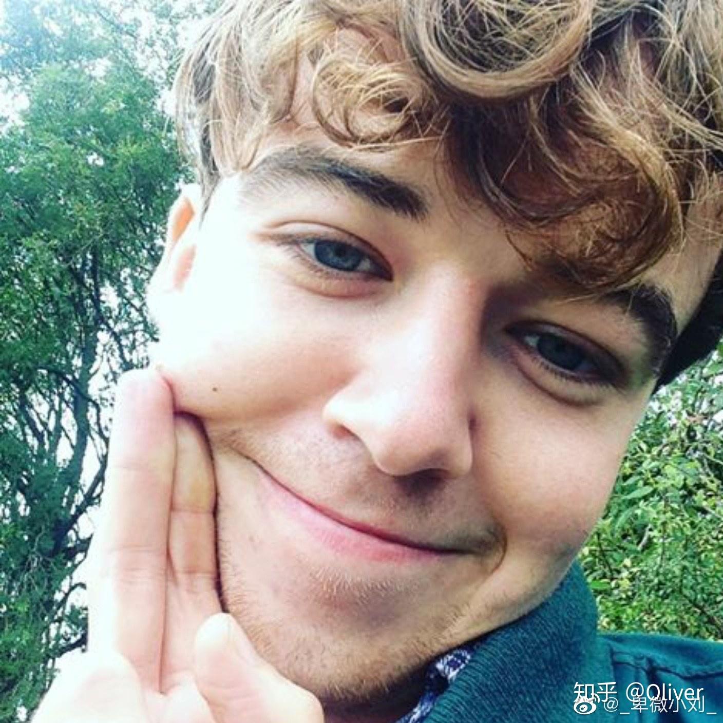 皮特和小李之后,欧美还有哪些新生代「神颜」男演员? - 知乎