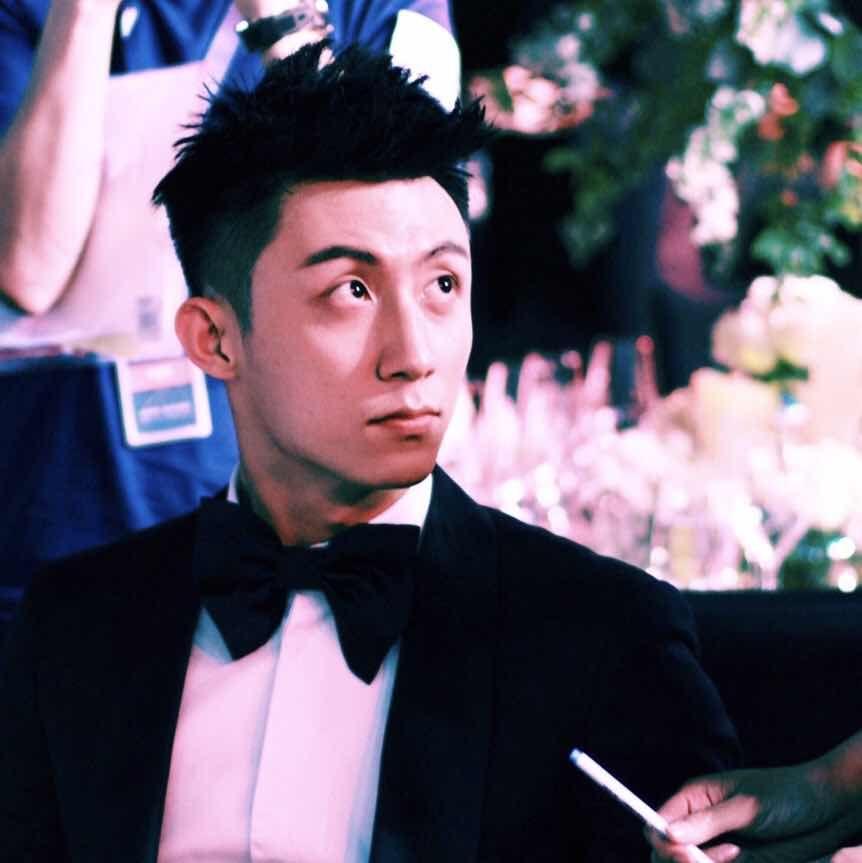 我只想说他俩都不是专业演员,可是眼神里满满都是顾海白洛因,宁可相信