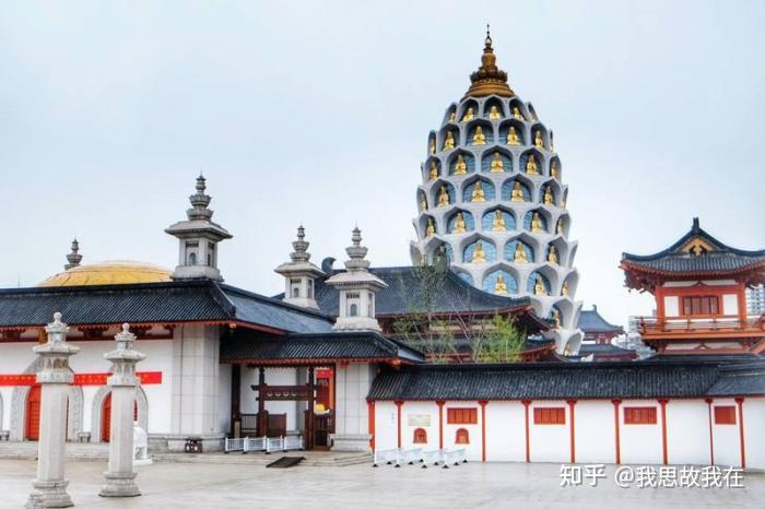 新宝林禅寺总体建筑风格,为唐代寺庙风格,融入现代设计元素,总占地