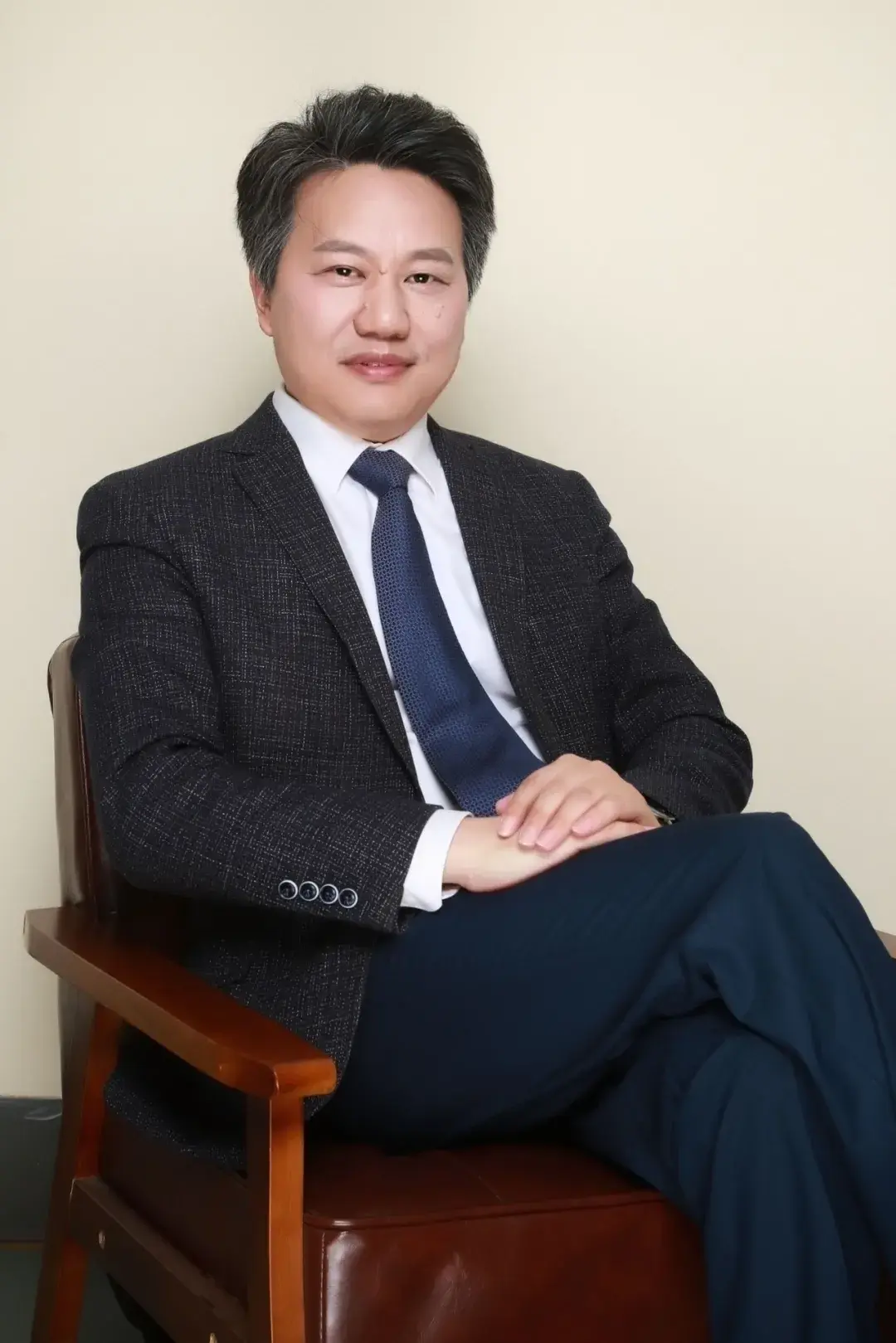 钟振振:南京师范大学教授,博士生导师.