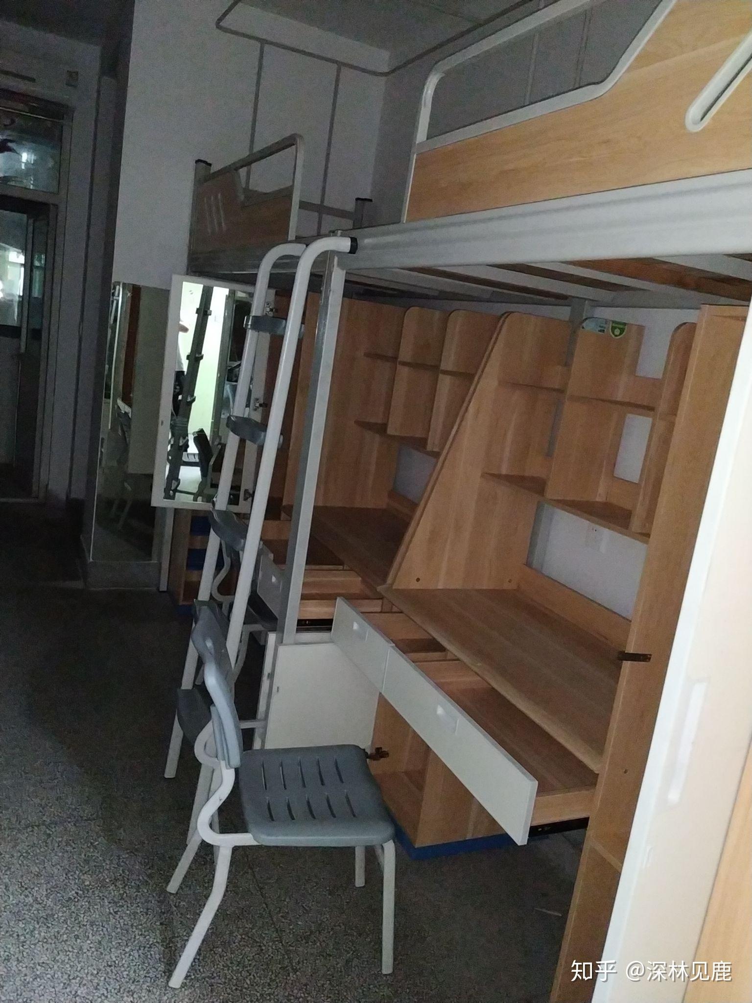 东南大学的宿舍条件如何?校区内有哪些生活设施?