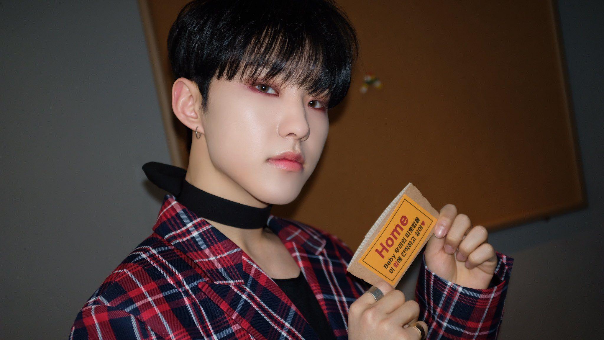 【seventeen】克拉们喜欢次人的哪个发色,我喜欢荣的黑发,圆的紫发,啵