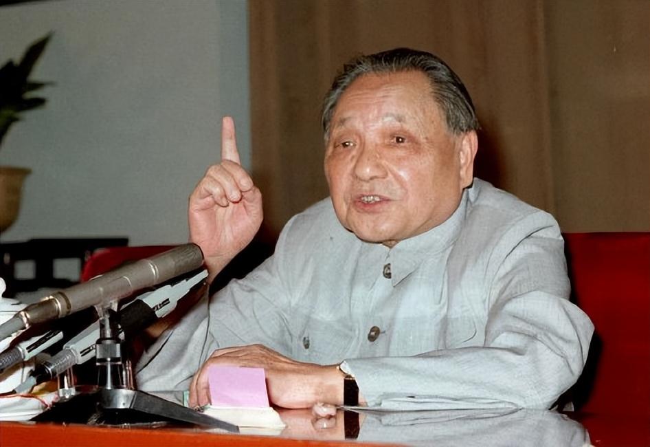 1980年，邓小平视察二汽，得知王兆国38岁就当副厂长后大喜：要好好培养他 - 知乎
