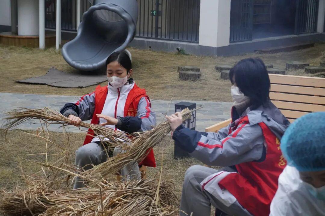 浙江省广播电视中等专业学校 | 我校学子参与塘栖第一幼儿园元旦迎新游园志愿服务活动！(图5)