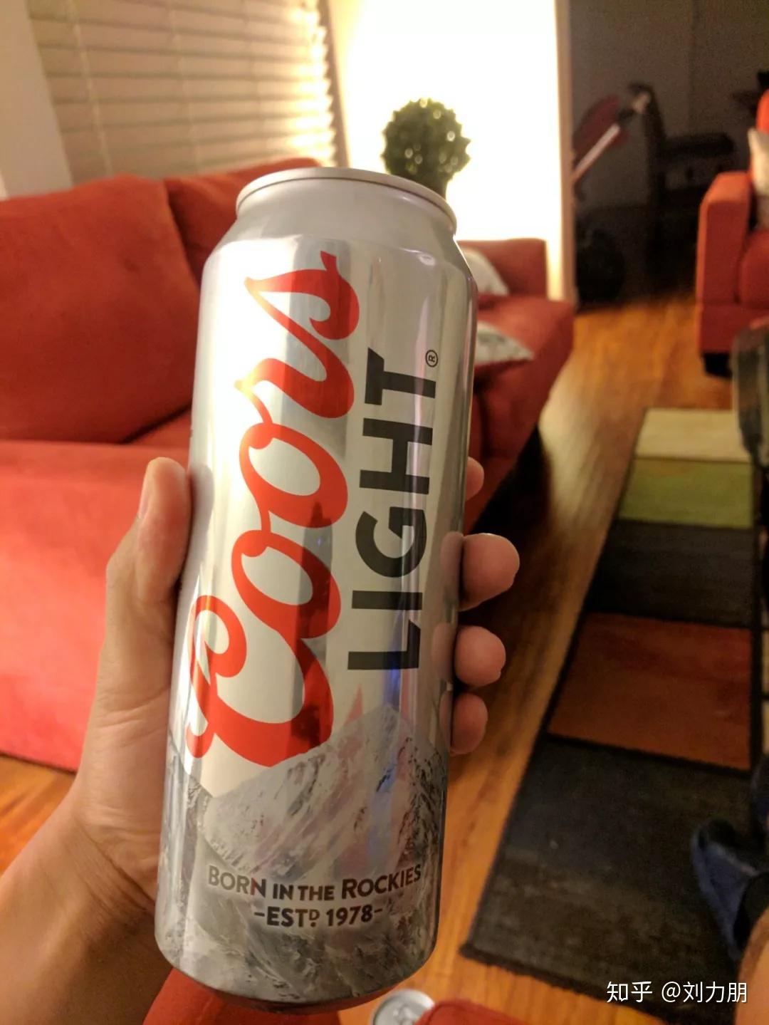bud light. 美国销量第一的酒,比第二名多卖3倍.