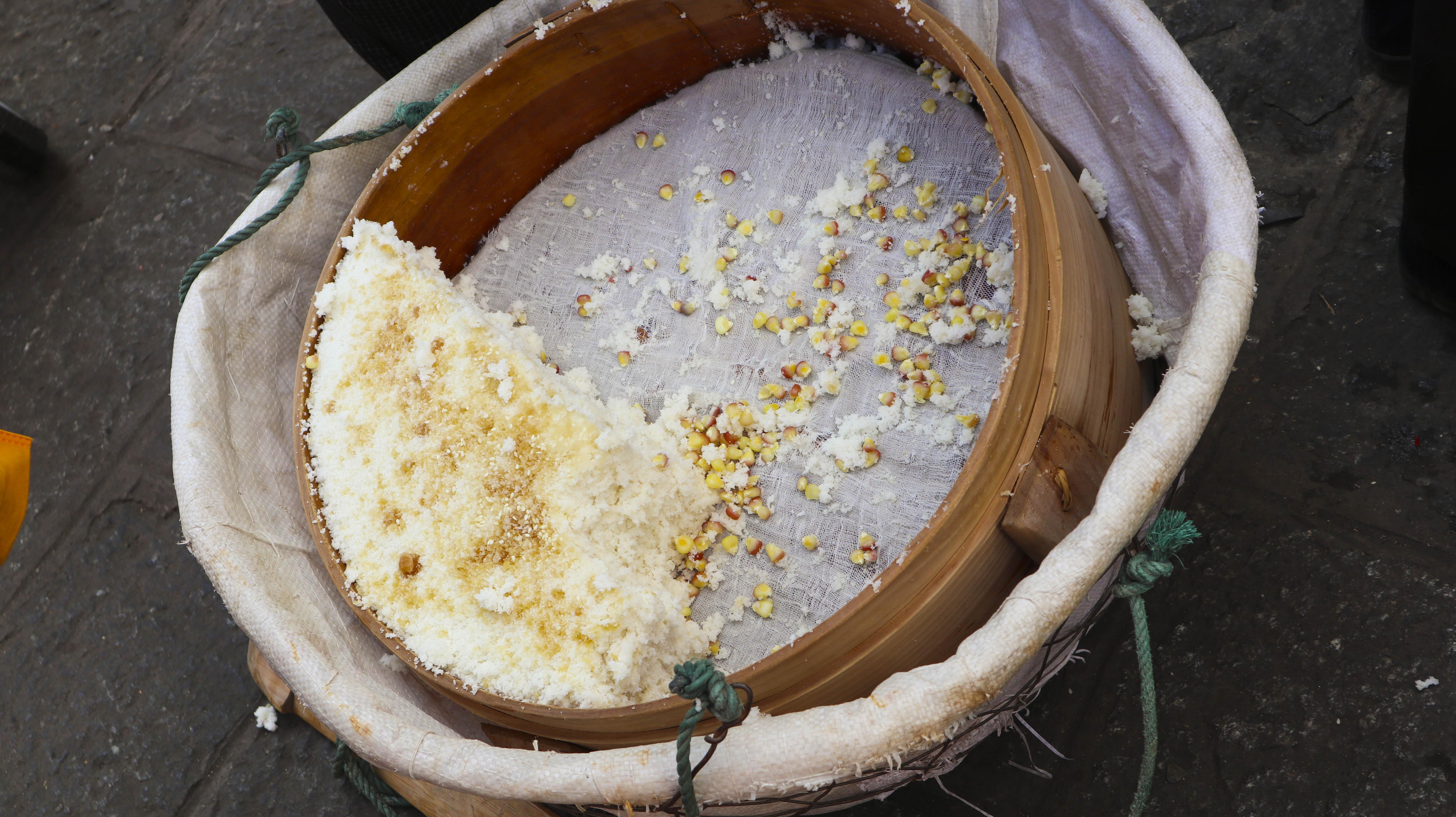 大理有名的主食,除了饵块,喜洲粑粑,还有米糕.