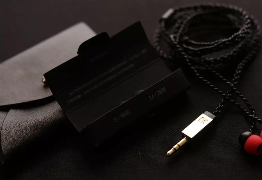 有一款怦然心动的巫潘多拉耳机据说是女神标配