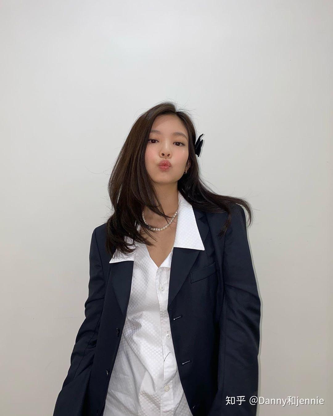 jennie的ins上有没有什么好看的图