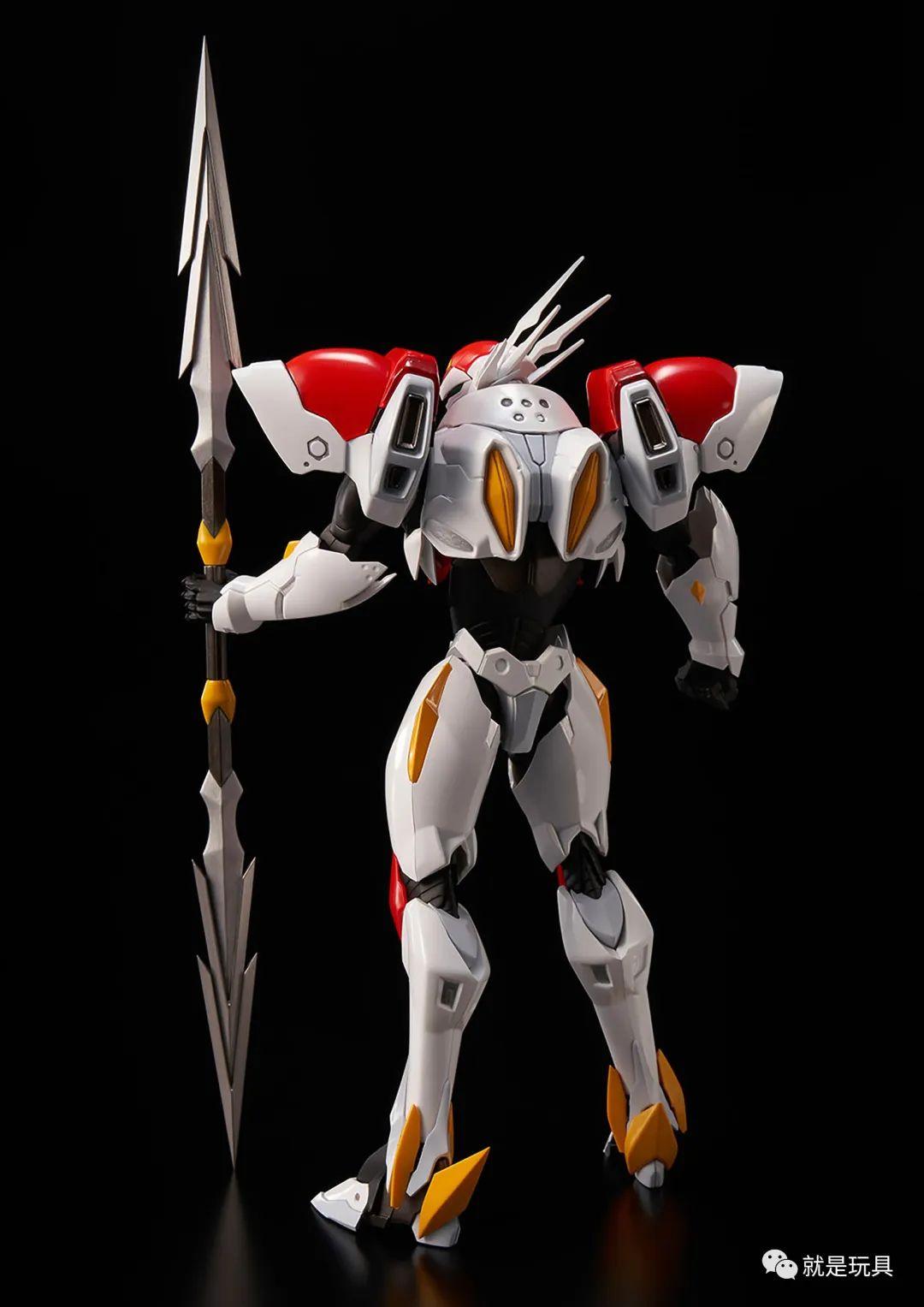 对比1992年的动画造型,千值练这款迪博威加强了大腿的装甲厚度,小腿和