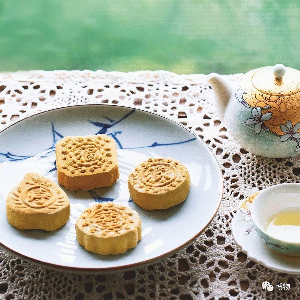 这周要介绍的古菜是《山家清供》里的一道"松黄饼".