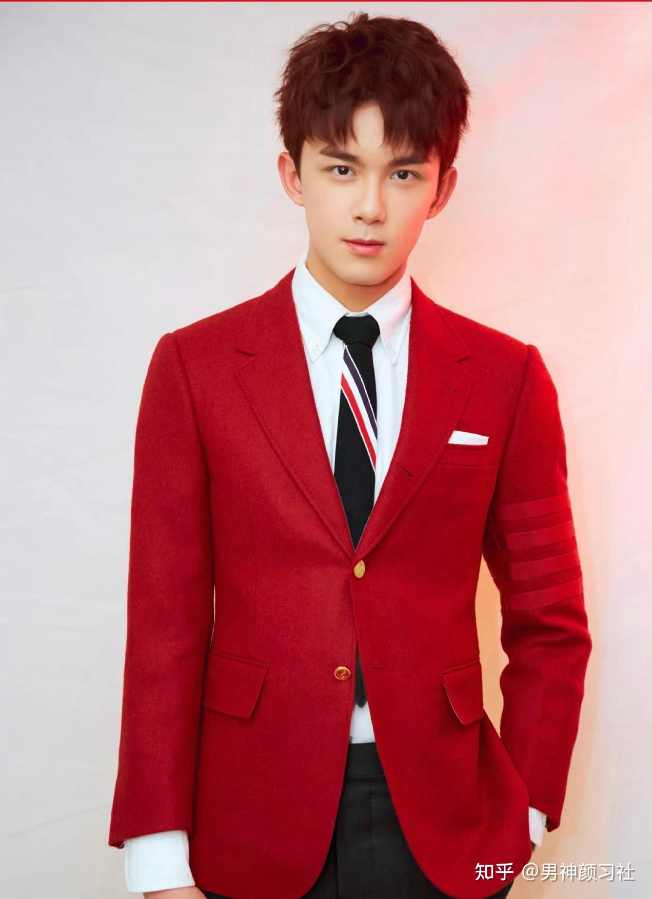 明侦白敬亭红西装第几期? - 知乎