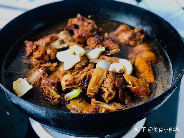 營養滋補:黃燜羊肉,清香肉嫩,一點羶味都沒有,好吃到上癮!