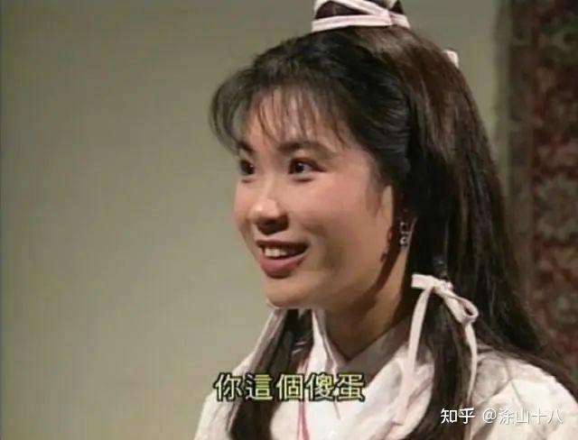 简佩筠,早早就出来工作,所以读书并不多.