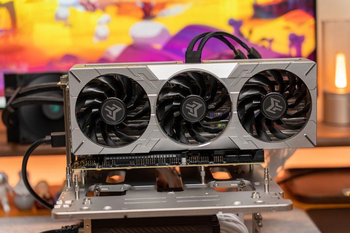 40系itx真香卡来袭影驰geforcertx4070ti金属大师oc开箱评测