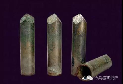 过去冷兵器专家,考古学家们均一致认为"殳无刃".