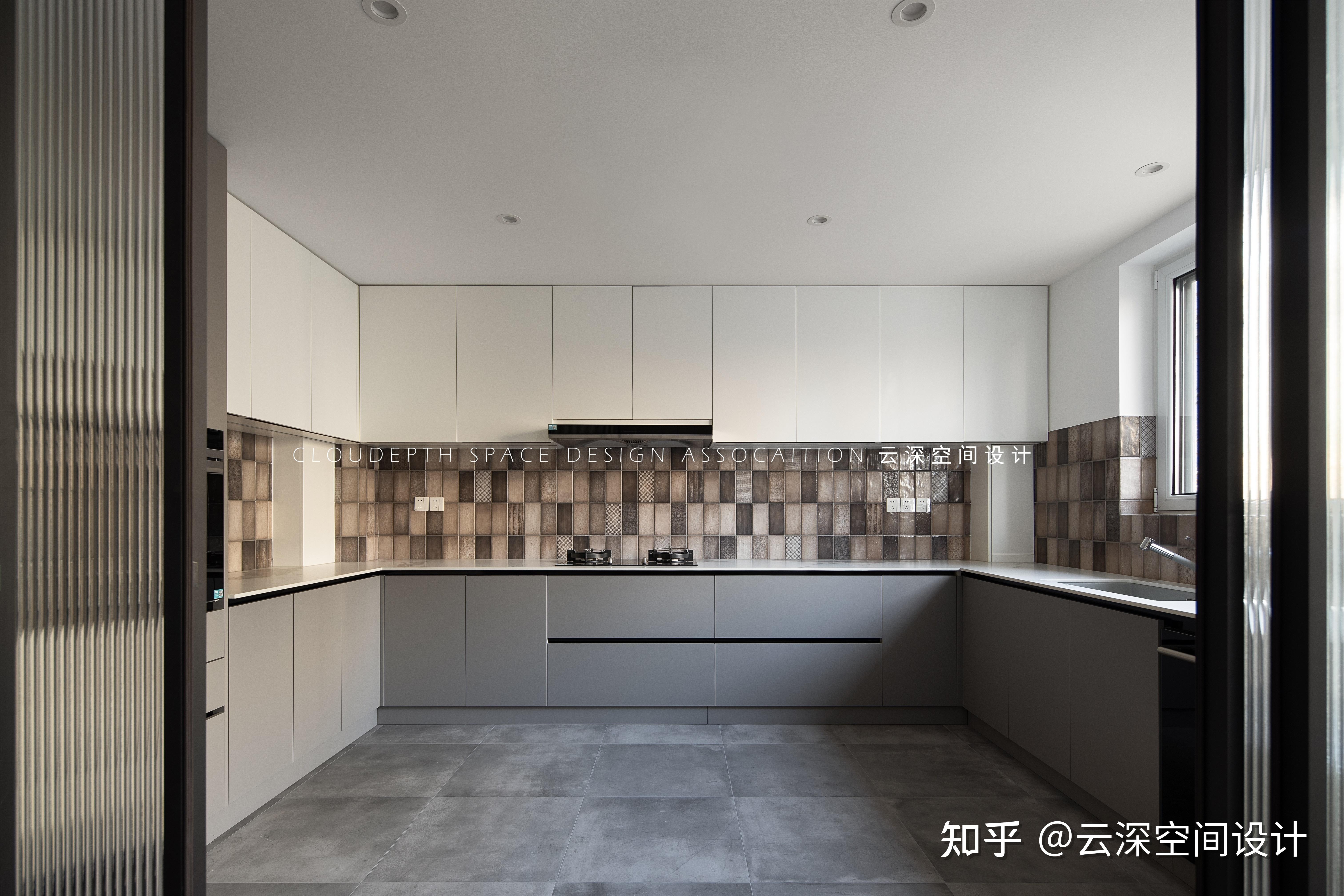 190㎡现代简约风大平层让空间留白释放本真