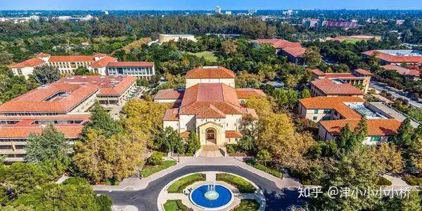 斯坦福大學位於美國加州舊金山灣區南部,臨近世界著名高科技園區硅谷