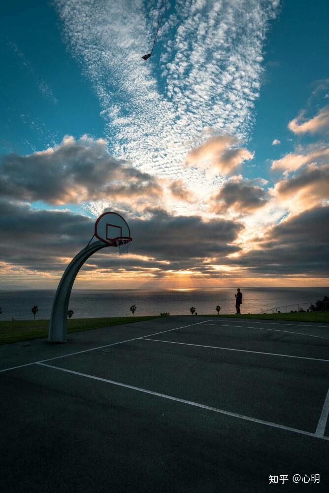 篮球场照片唯美图片