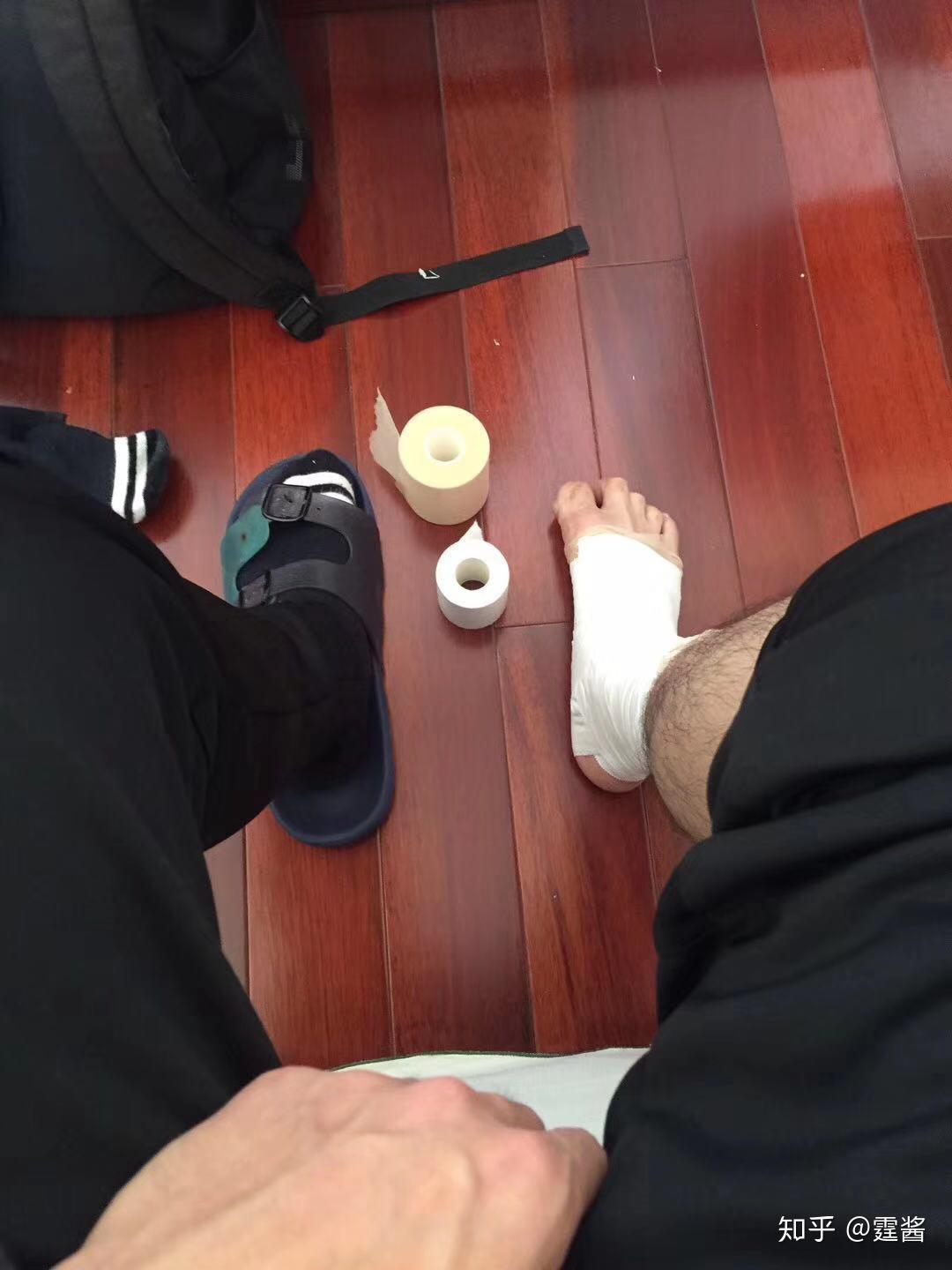 高中踢球脚给踢废了自此看到足球都有点阴影不敢上场了你们有过这样的