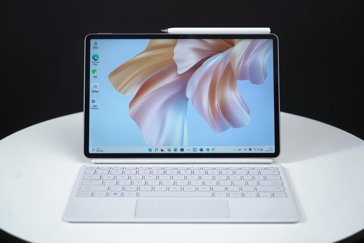 春バーゲン HUAWEI bscas matebook 美品HUAWEI E i5モデルセット i5 美