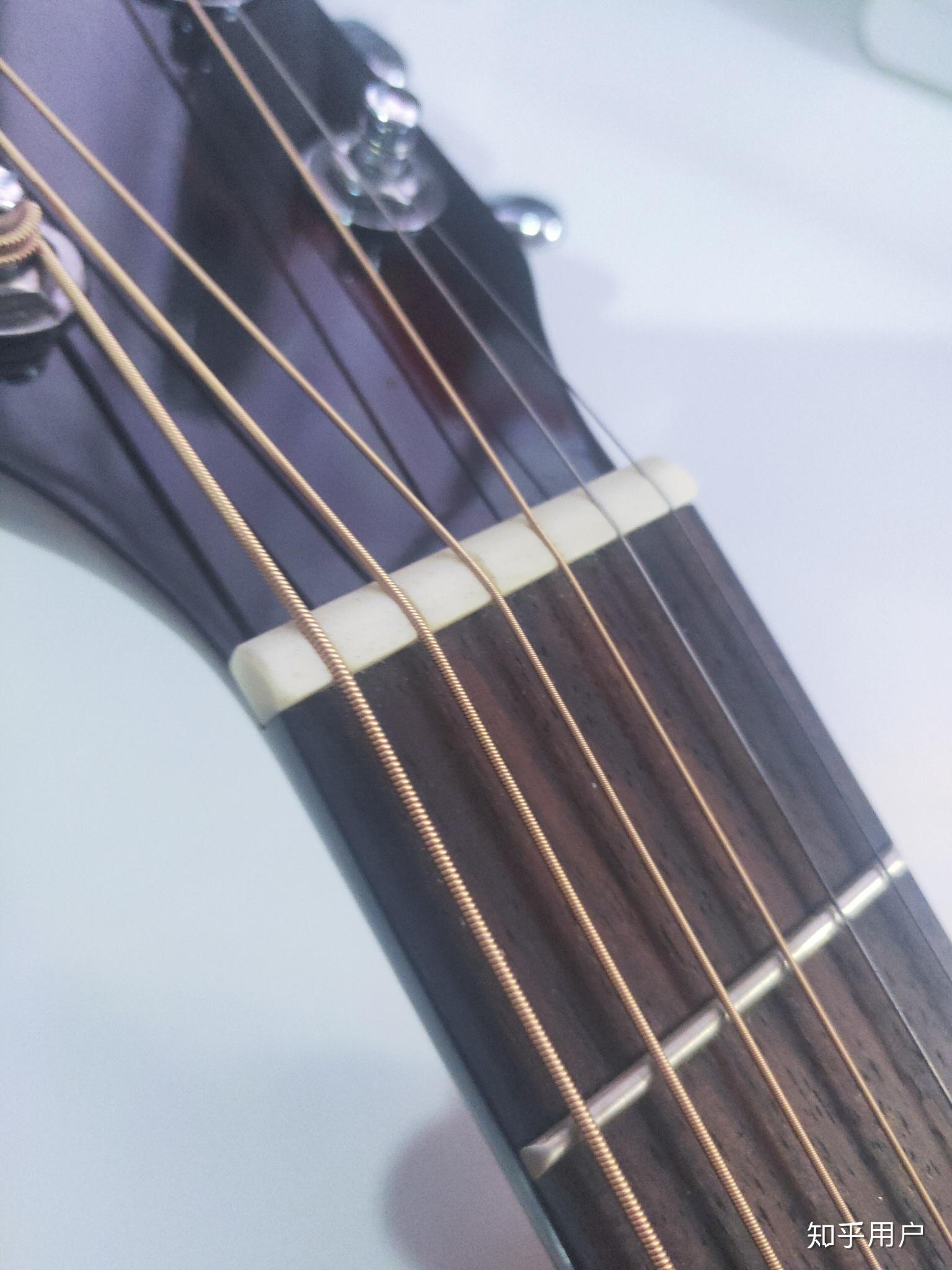 按吉他六弦一品的时候有杂音怎么办