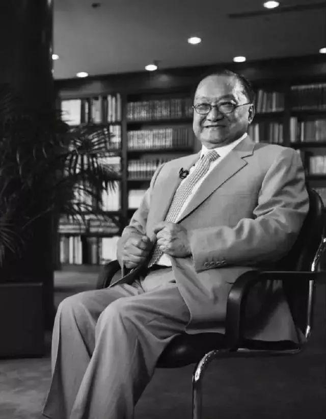 斯人已乘黄鹤度,江湖空余啸声还;童年侠义江湖图,今人挥手归际天;他强