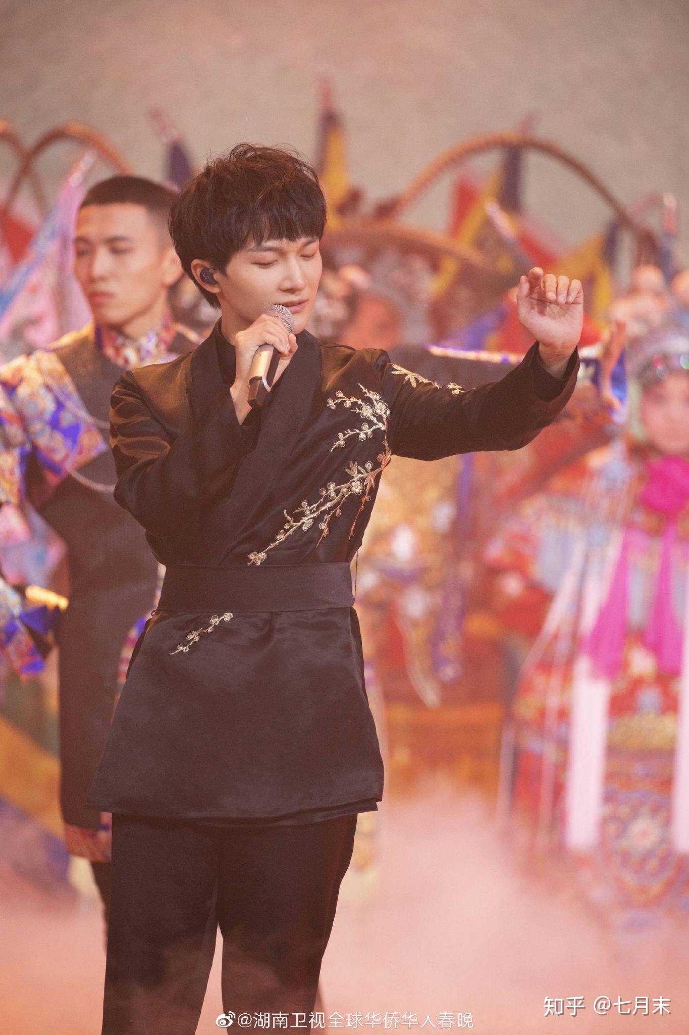 为什么周深在声入人心中这么受人疼爱