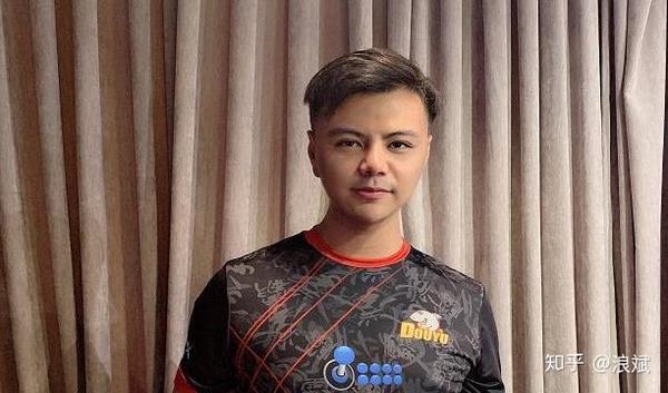 五,曾卓君 (小孩)