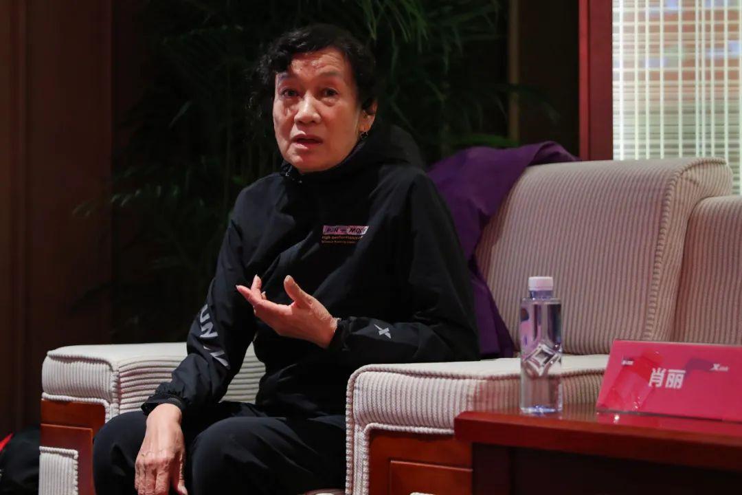 江西队教练肖丽肖丽,是彭建华,何杰口中的"肖奶奶".