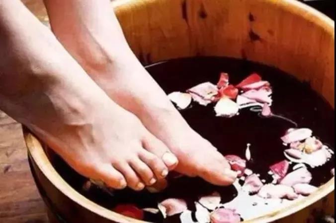 为什么泡脚可以消水肿 那可以瘦脚吗 知乎 为什么泡脚可以消水肿 那可以瘦脚吗 知乎
