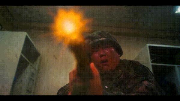 《D.P:逃兵追缉令第二季》豆瓣8.6,这部韩剧也太敢拍了!韩国军队的底裤都被扒光了!