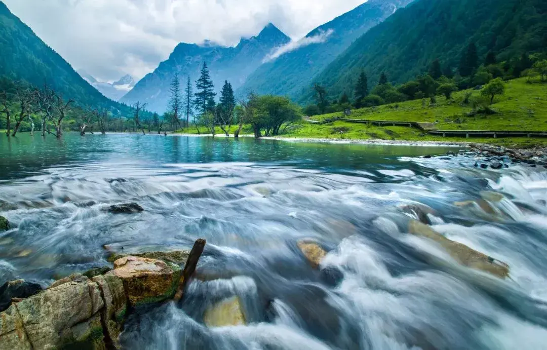 秘境川西,享一场色彩狂欢;瑰丽山河,赴一场诸神盛宴 - 知乎