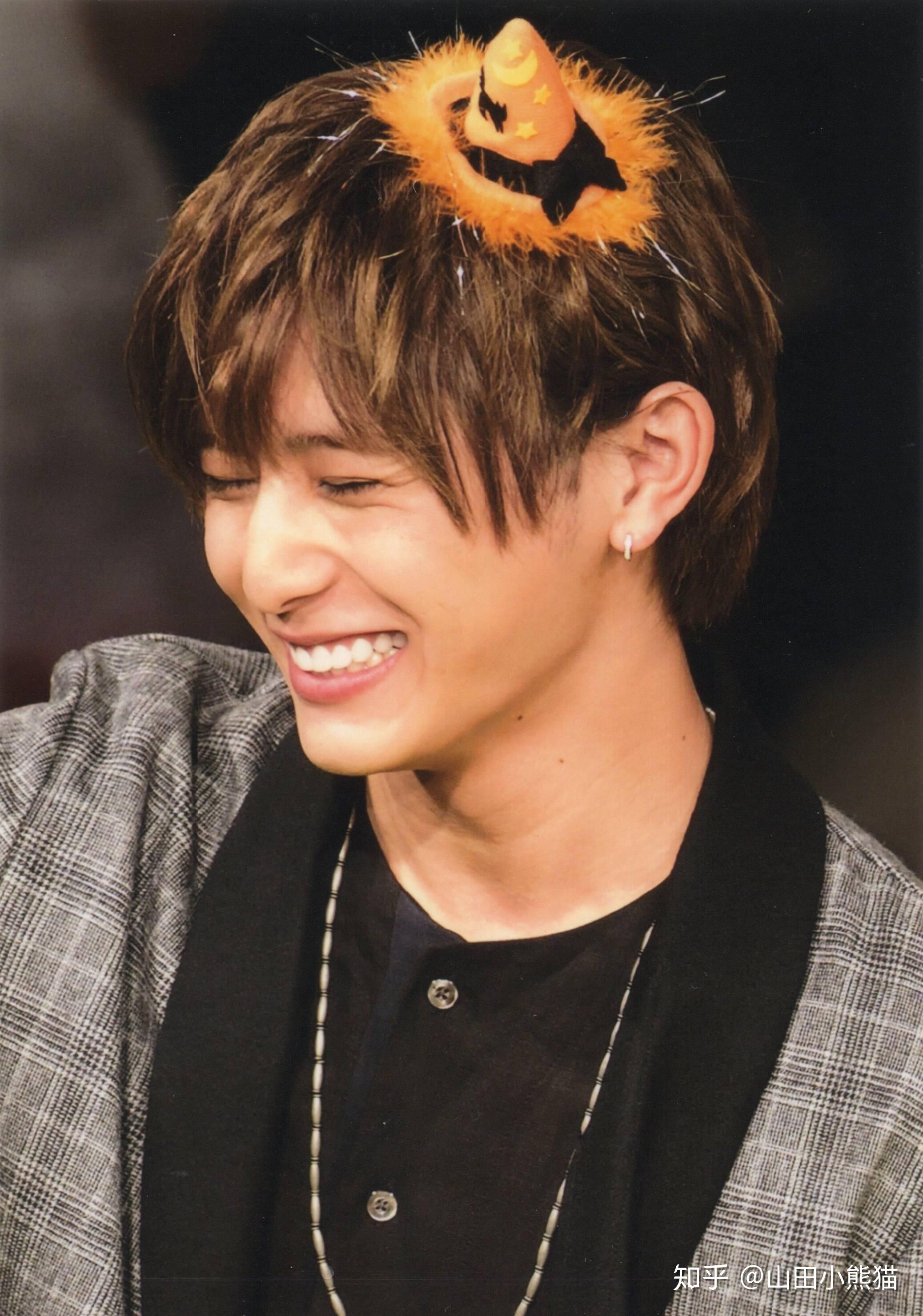 有哪些治愈系笑容的男明星