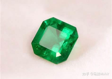 1970年在坦桑尼亚马尼亚拉湖西岸的国家公园里发现了一处优质祖母绿