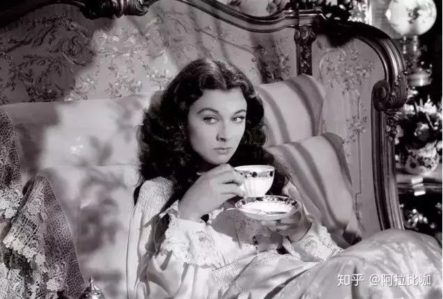 电影里那些喝着咖啡的性感女人