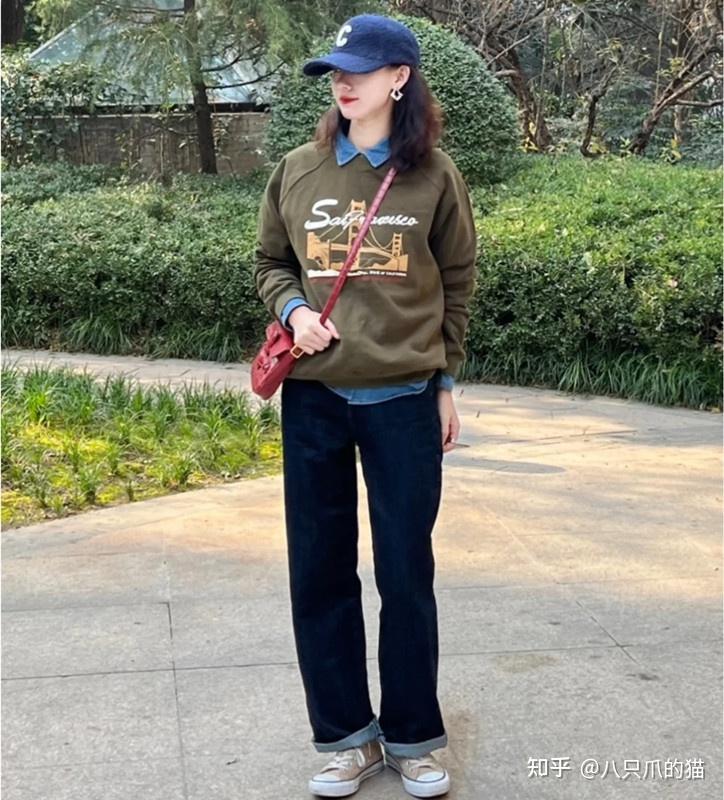 为啥初春要学会叠穿卫衣看完这些穿搭就懂了时髦又减龄